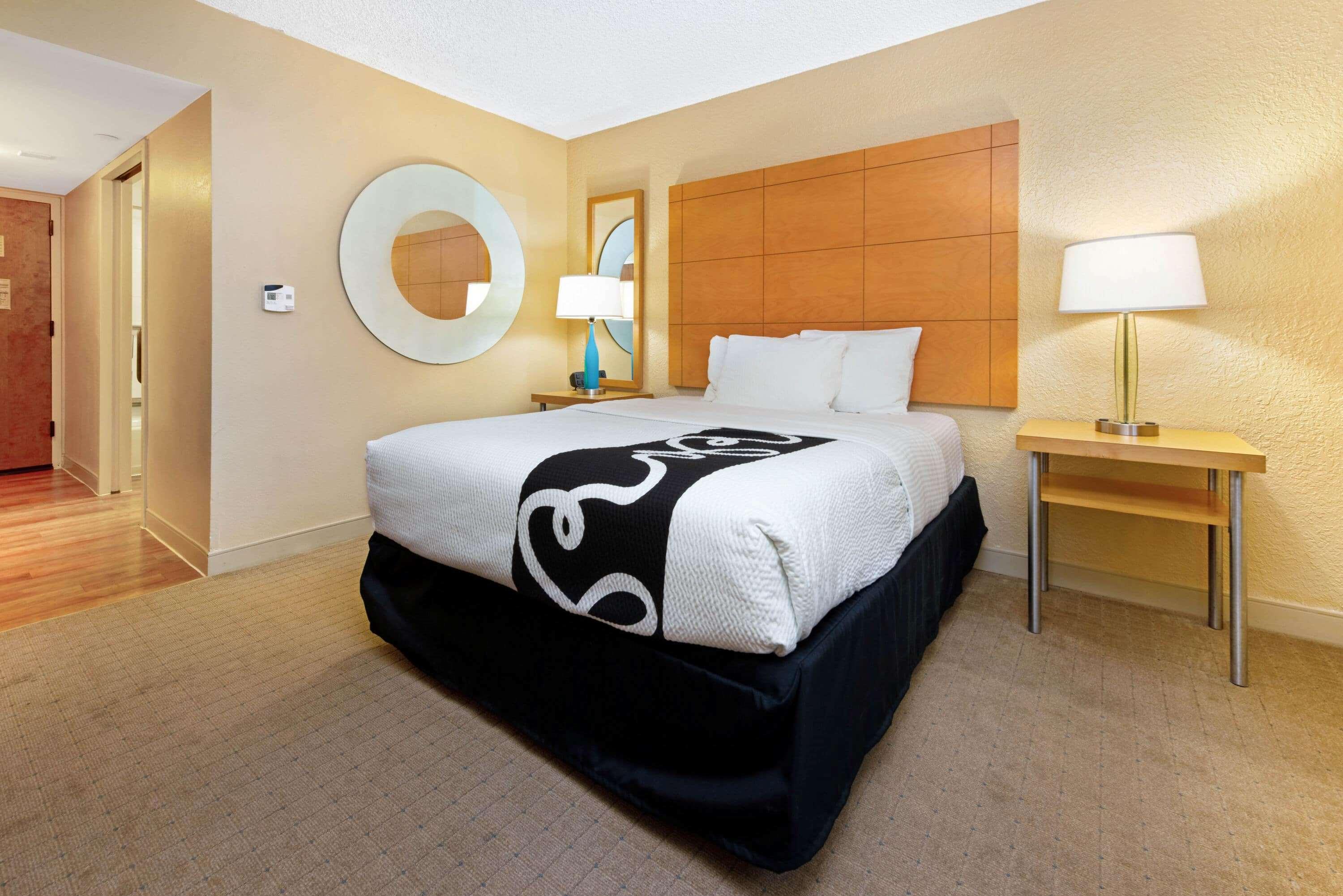 La Quinta By Wyndham Coral Springs South Hotel Bagian luar foto