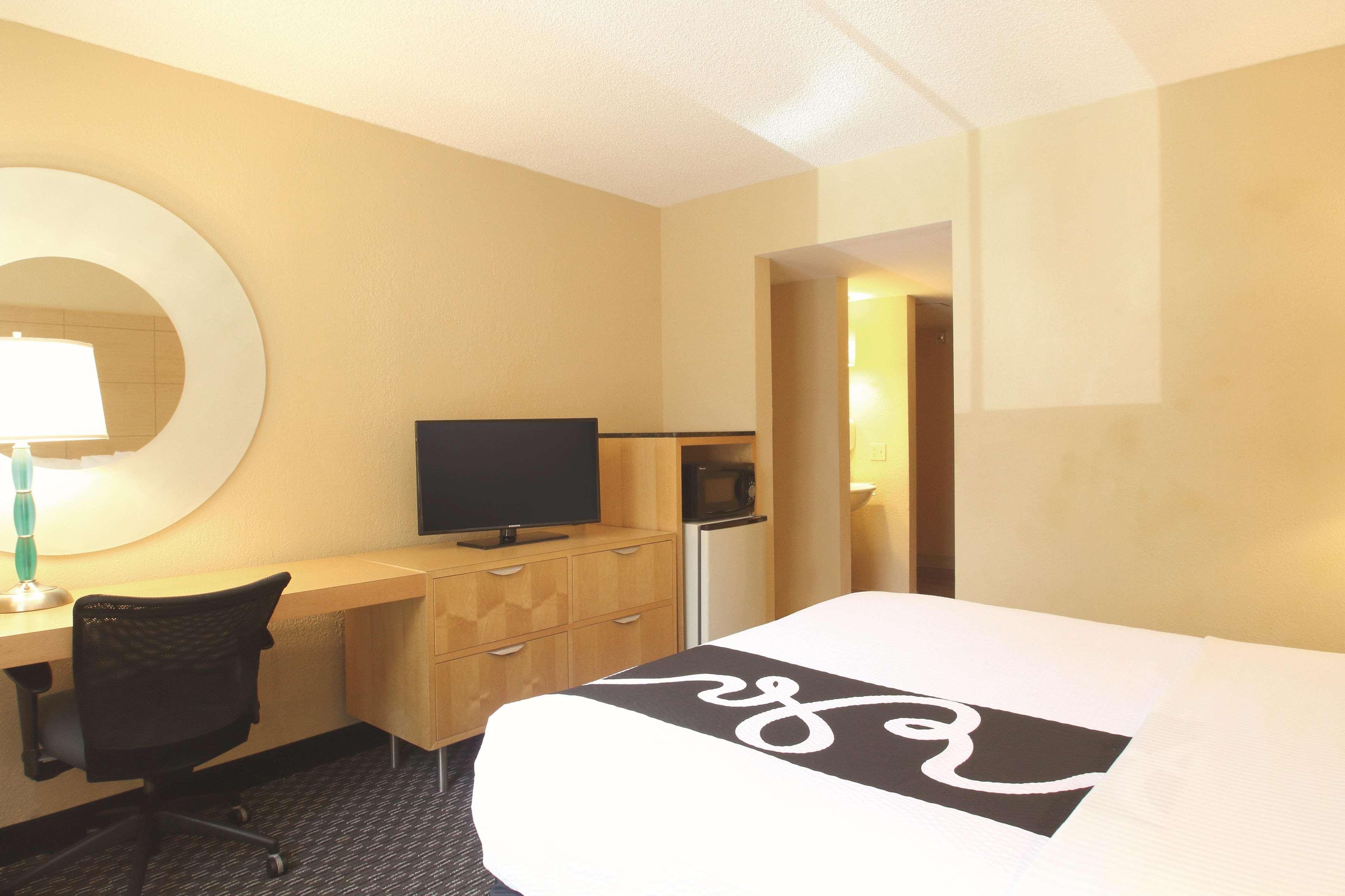 La Quinta By Wyndham Coral Springs South Hotel Bagian luar foto