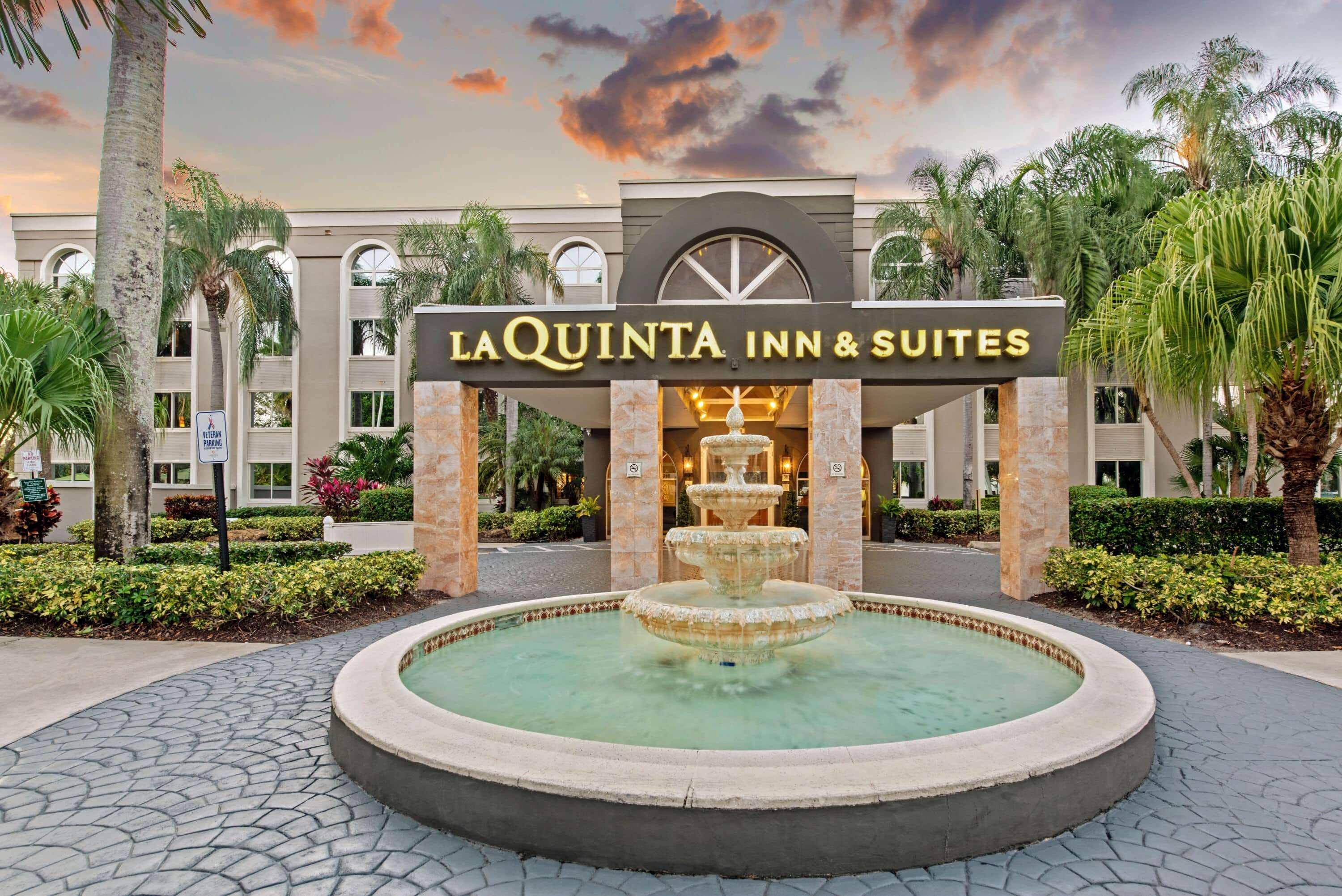 La Quinta By Wyndham Coral Springs South Hotel Bagian luar foto