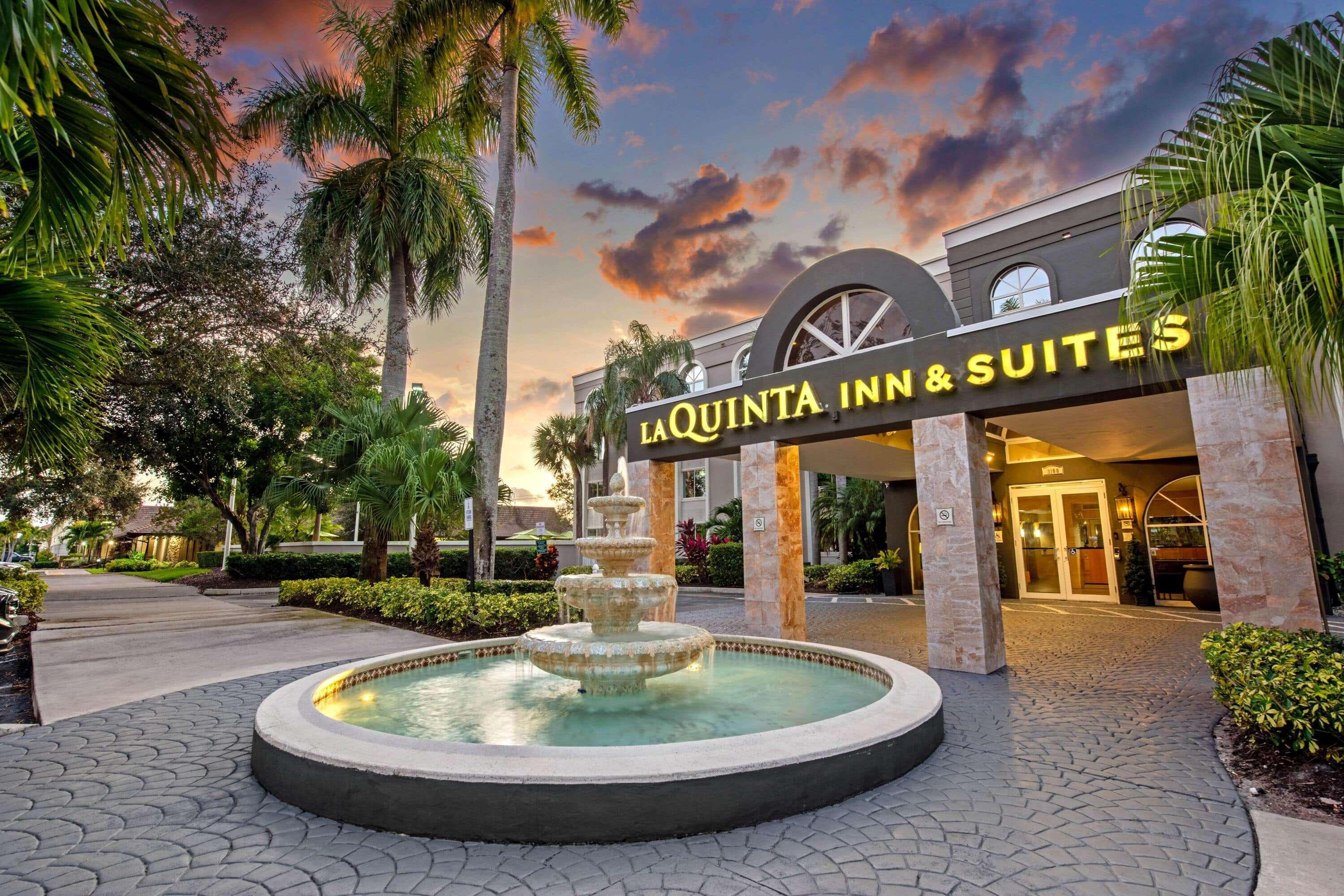 La Quinta By Wyndham Coral Springs South Hotel Bagian luar foto